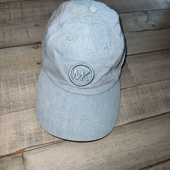 Michael Kors Light Blue Denim Logo Cap - Picture 2 of 8